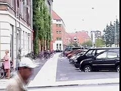 بسیاری از هنرمندان جزئیات موهای موی یک مدل بالغ آسیایی را شرح کلیپ سکس زهرا می دهند