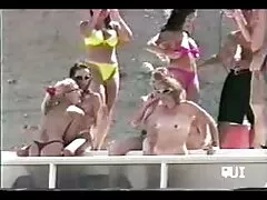 آن مرد با یک دختر جذاب در پارک آشنا شد کلیپ سکس در هواپیما