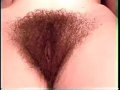 دختر در حال آزمایش کیرتوکس عکس یک dildo با نام تجاری جدید در تجارت بود