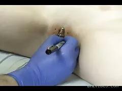 جانی گناهان جنس کلیپ کوتاه پورنو بی عیب و نقص را در الاغ های بزرگ گناه می کند