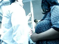 نوک کلیپ سکس زن و شوهر پستان روسی هوازی را در دمیدن عمیق نشان می دهد